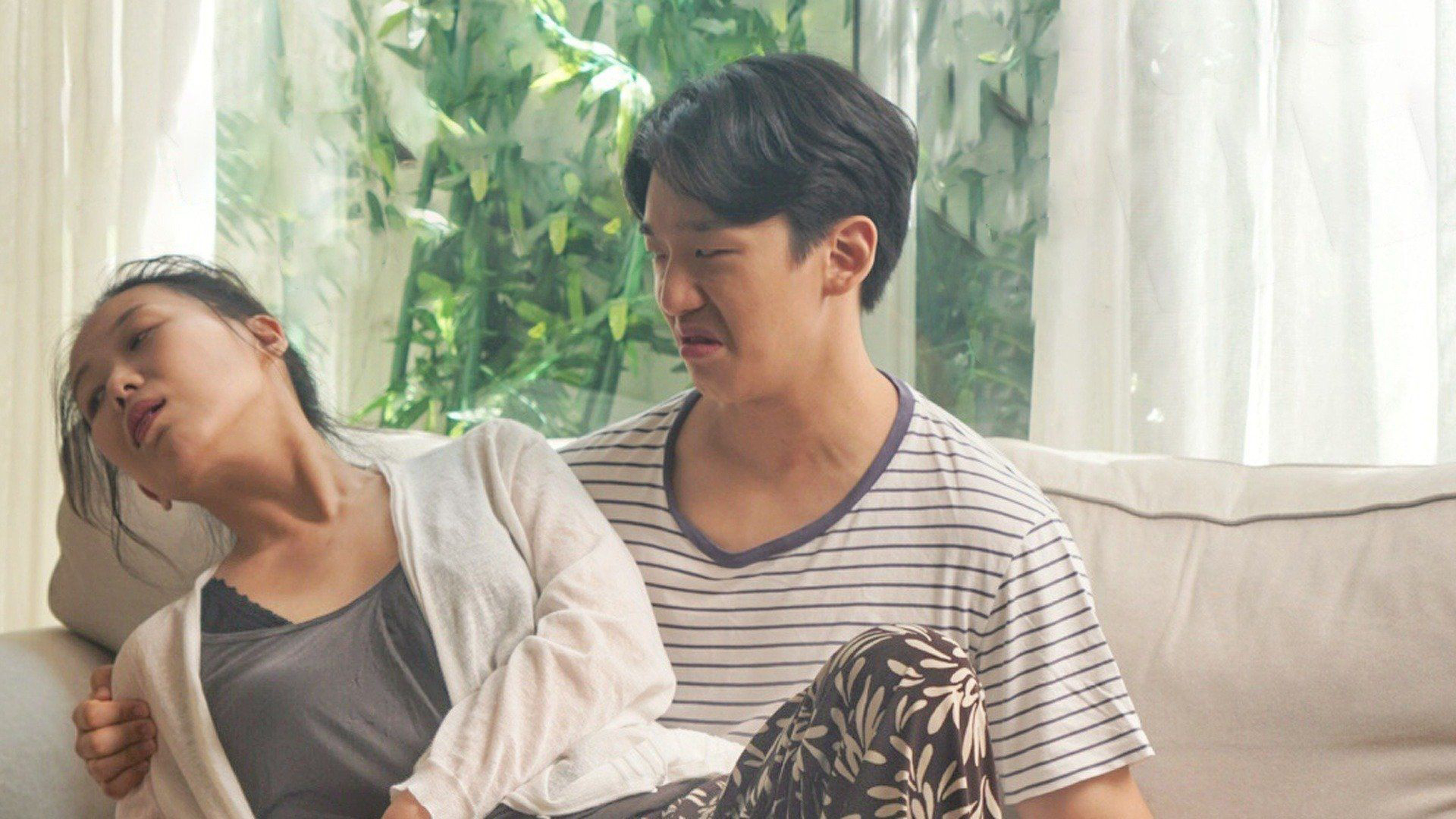 Kẻ thù gặp nhau ở phòng khách của chúng tôi - Ảnh 2